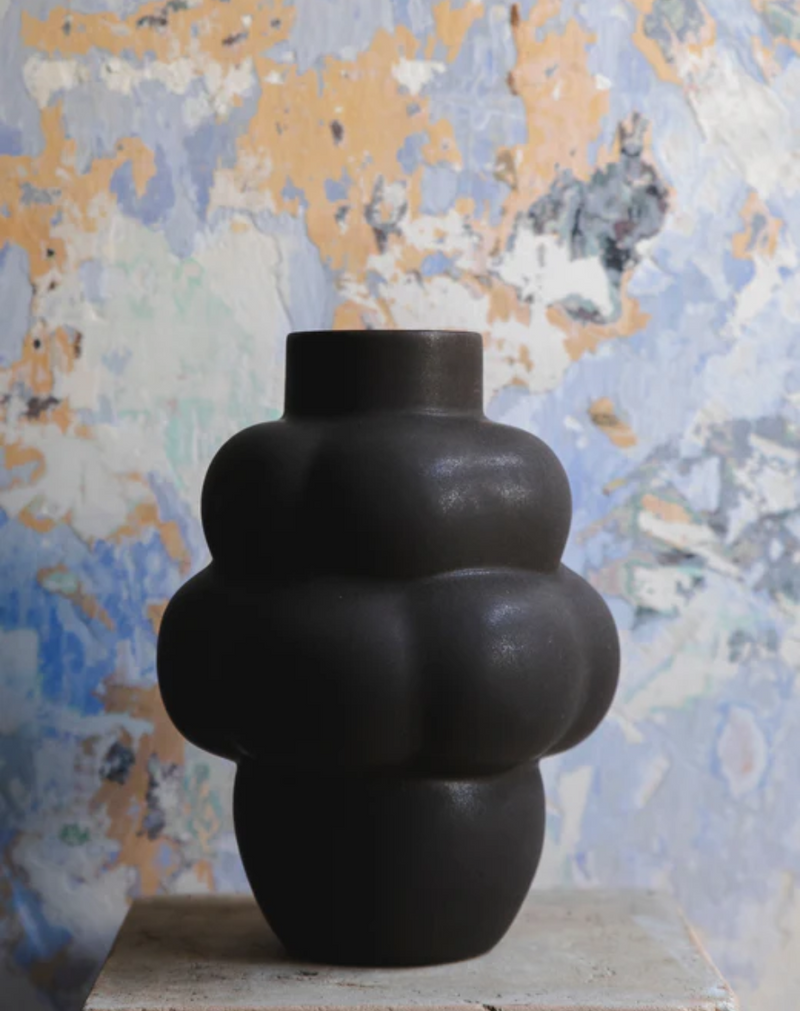 Louise Roe Balloon Vase 04 Mud Brown